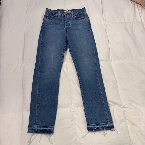 Levi’s “Wedgie Straight” Blue Jeans with raw hemline & button fly, 26- like new! - Picture 6 of 10